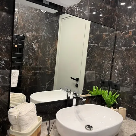 Apartment Black & Velvet Luxury 21 Dhjetori,